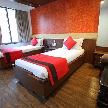 Oyo Premium Law Garden C G Road Hotell Ahmedabad Eksteriør bilde
