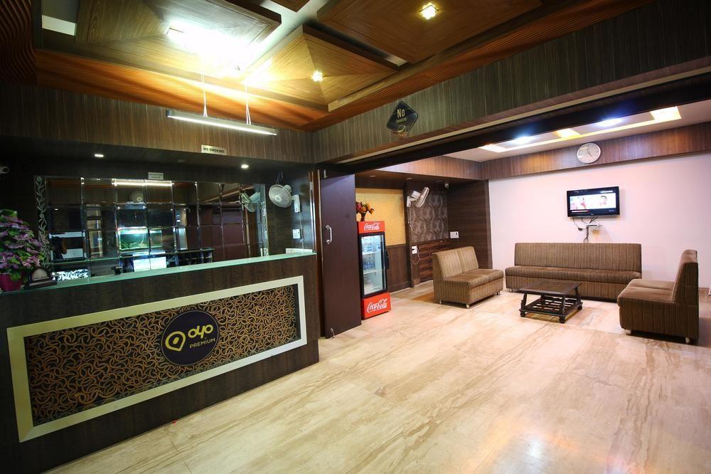 Oyo Premium Law Garden C G Road Hotell Ahmedabad Eksteriør bilde