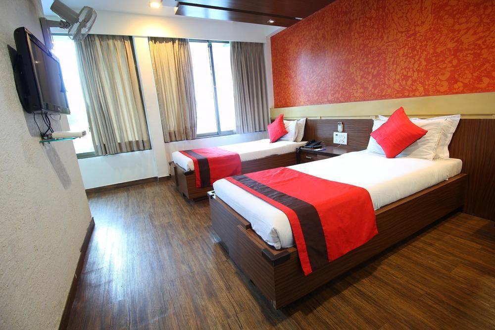 Oyo Premium Law Garden C G Road Hotell Ahmedabad Eksteriør bilde